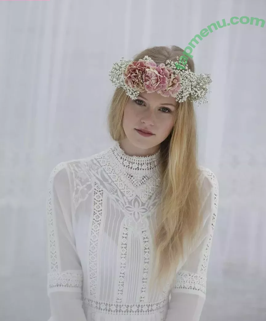 Melanie Kroll nude photo #0103 (Model / melaniekroll)