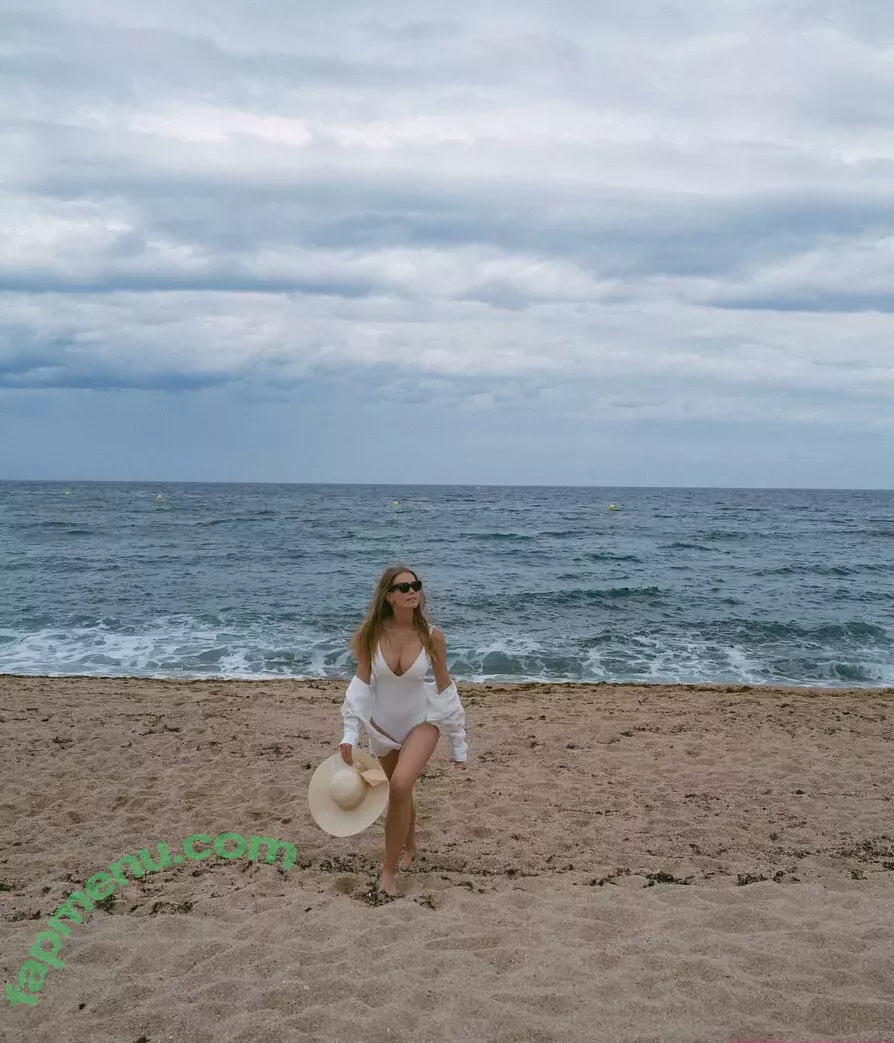 Melanie Kroll nude photo #0120 (Model / melaniekroll)