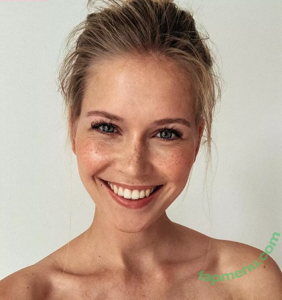 Melanie Kroll nude photo #0124 (Model / melaniekroll)