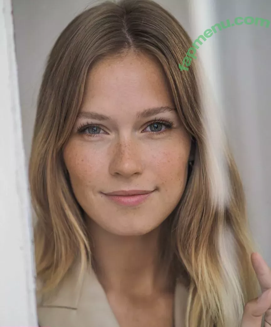 Melanie Kroll nude photo #0264 (Model / melaniekroll)