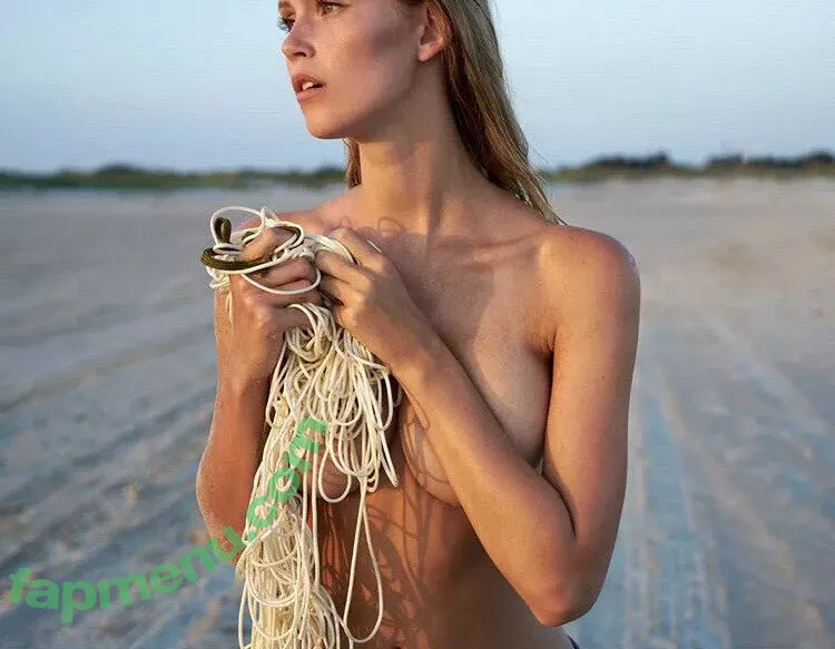 Melanie Kroll nude photo #0303 (Model / melaniekroll)