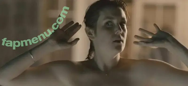 Melanie Lynskey nude photo #0003 (msmelanielynskey)