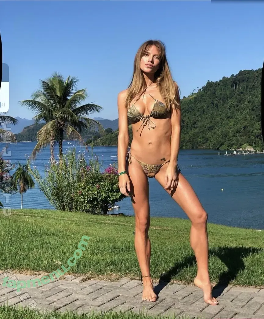 Melanie Ribbe nude photo #0007 (Melanie Ribbe)