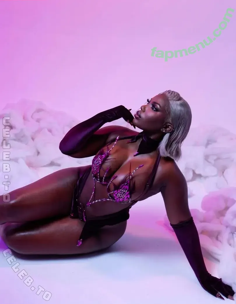 Melaxgoddess nude photo #0160 (goddess.sylvanas)