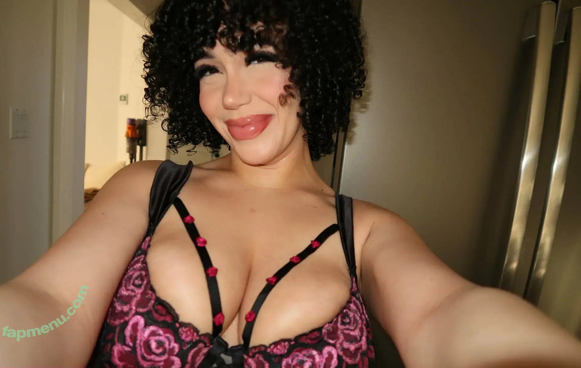 Meldadel nude photo #0139 (MamiMel20 / itsrealmeldadel)