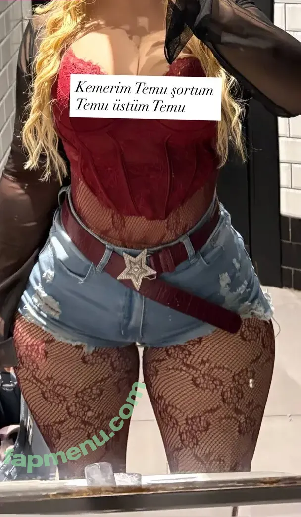 Melekwhoo nude photo #0070 (Meleccoo / Melekyiiiit / barbiemelek)