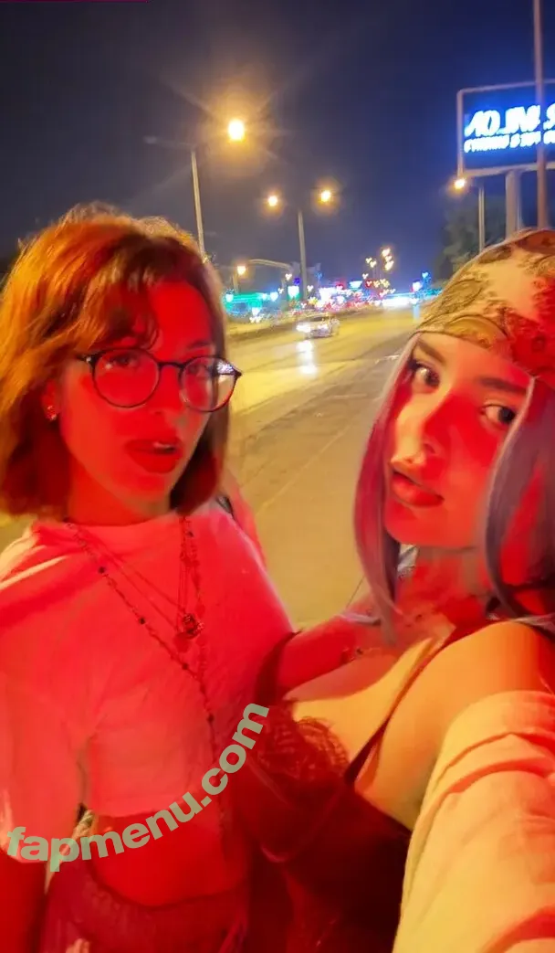 Melekwhoo nude photo #0072 (Meleccoo / Melekyiiiit / barbiemelek)