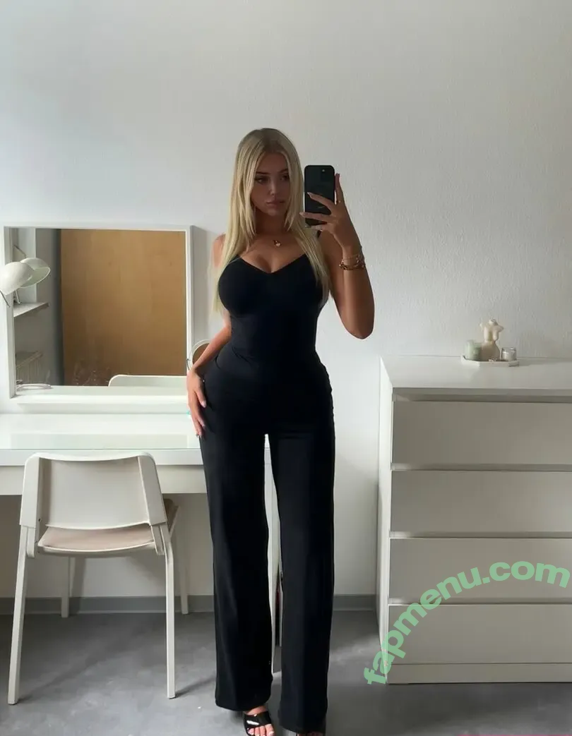 Meli_17_10 nude photo #0476 (meli1710 / meliii1710)