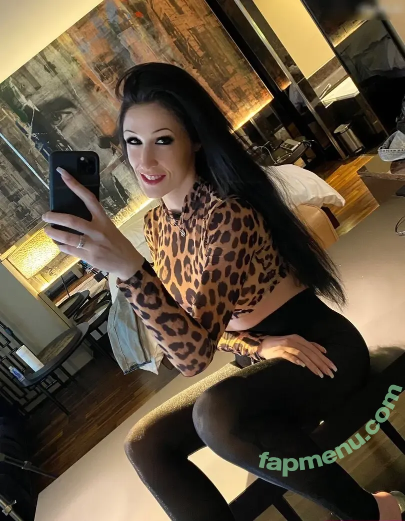 Meli Deluxe nude photo #0346 (justmeli_yt / melideluxe_official)