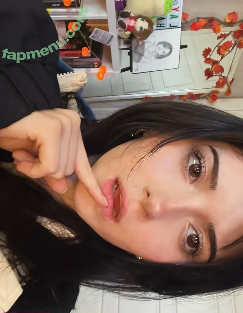 Melibela nude photo #0203 (kawaiicinnabon56 / melibelaa)