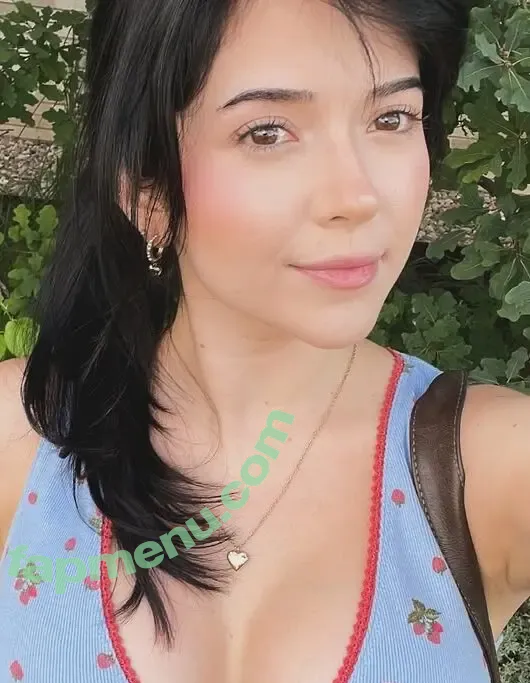 Melibela nude photo #0205 (kawaiicinnabon56 / melibelaa)