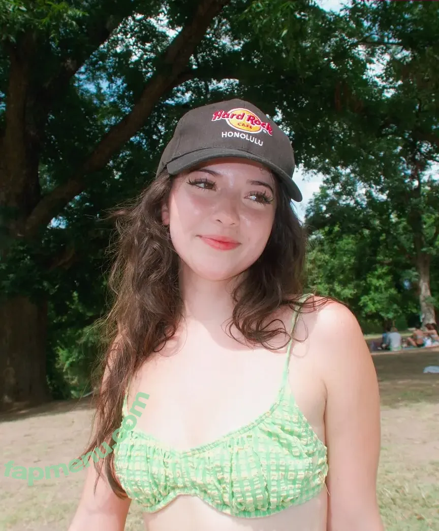 Melibela nude photo #0222 (kawaiicinnabon56 / melibelaa)