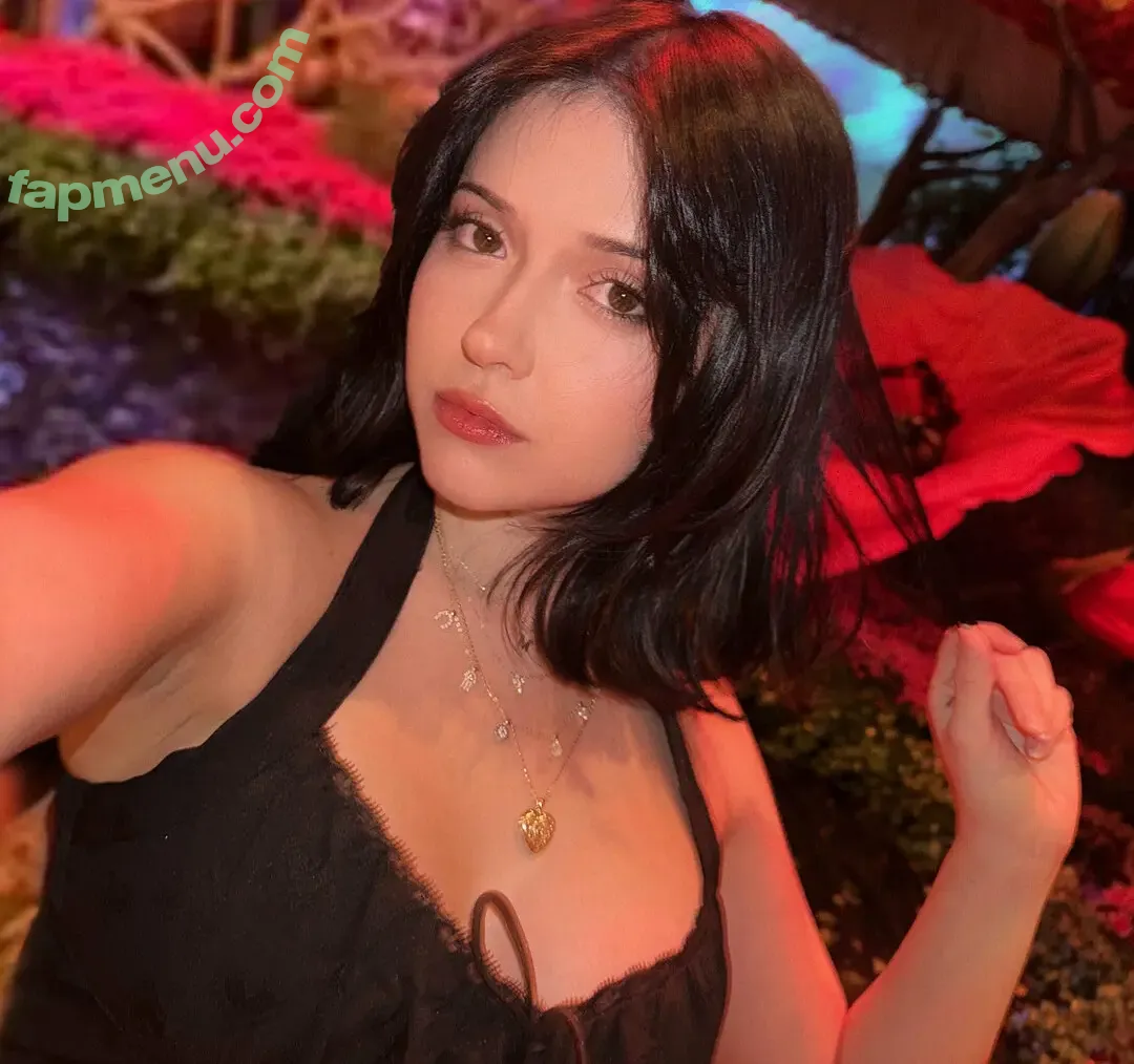 Melibela nude photo #0230 (kawaiicinnabon56 / melibelaa)