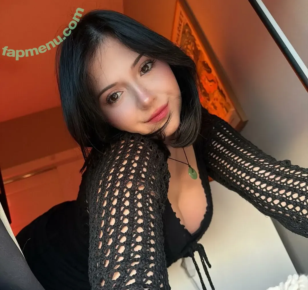 Melibela nude photo #0239 (kawaiicinnabon56 / melibelaa)