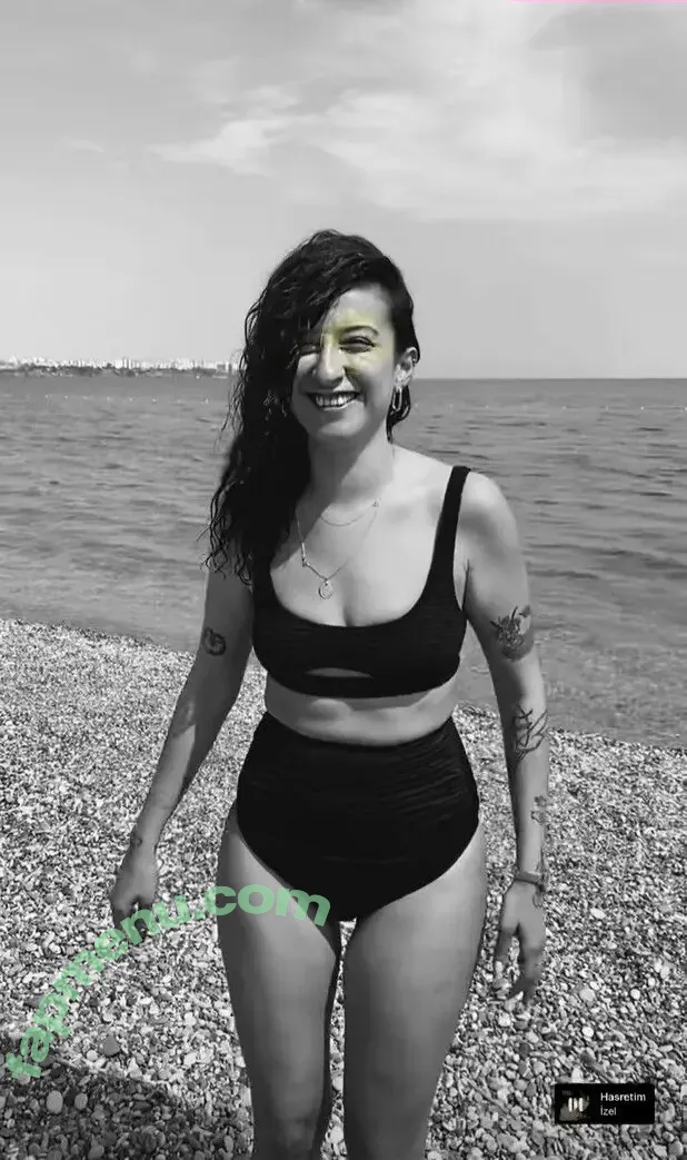 Melike Şahin nude photo #0001 (Melike Şahin)