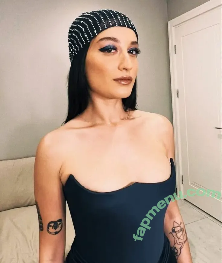 Melike Şahin nude photo #0018 (Melike Şahin)
