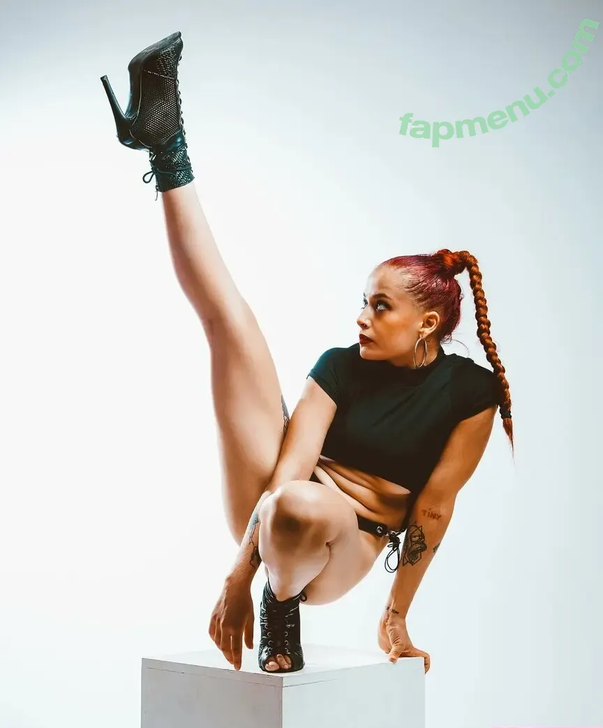 Melike Erdim nude photo #0004 (tinybreezee)