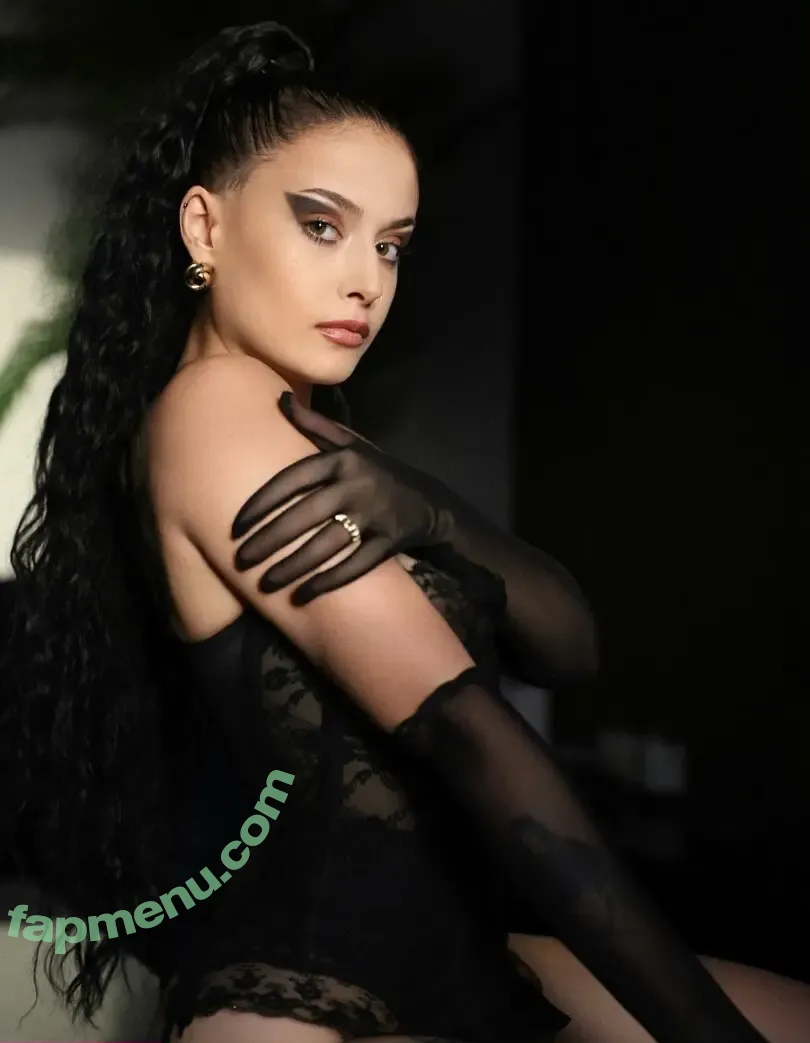 Melike Erdim nude photo #0036 (tinybreezee)