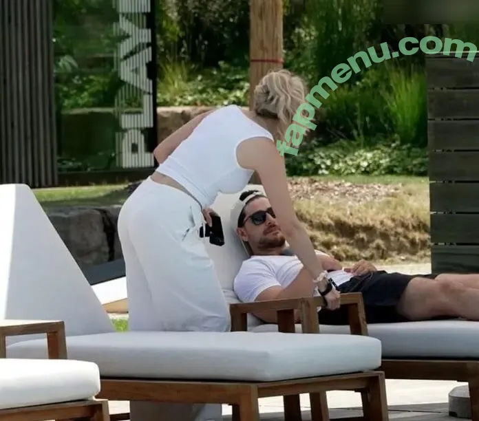 Melina.msxou nude photo #0499 (Melina Msxou / sarahtoninx9_)