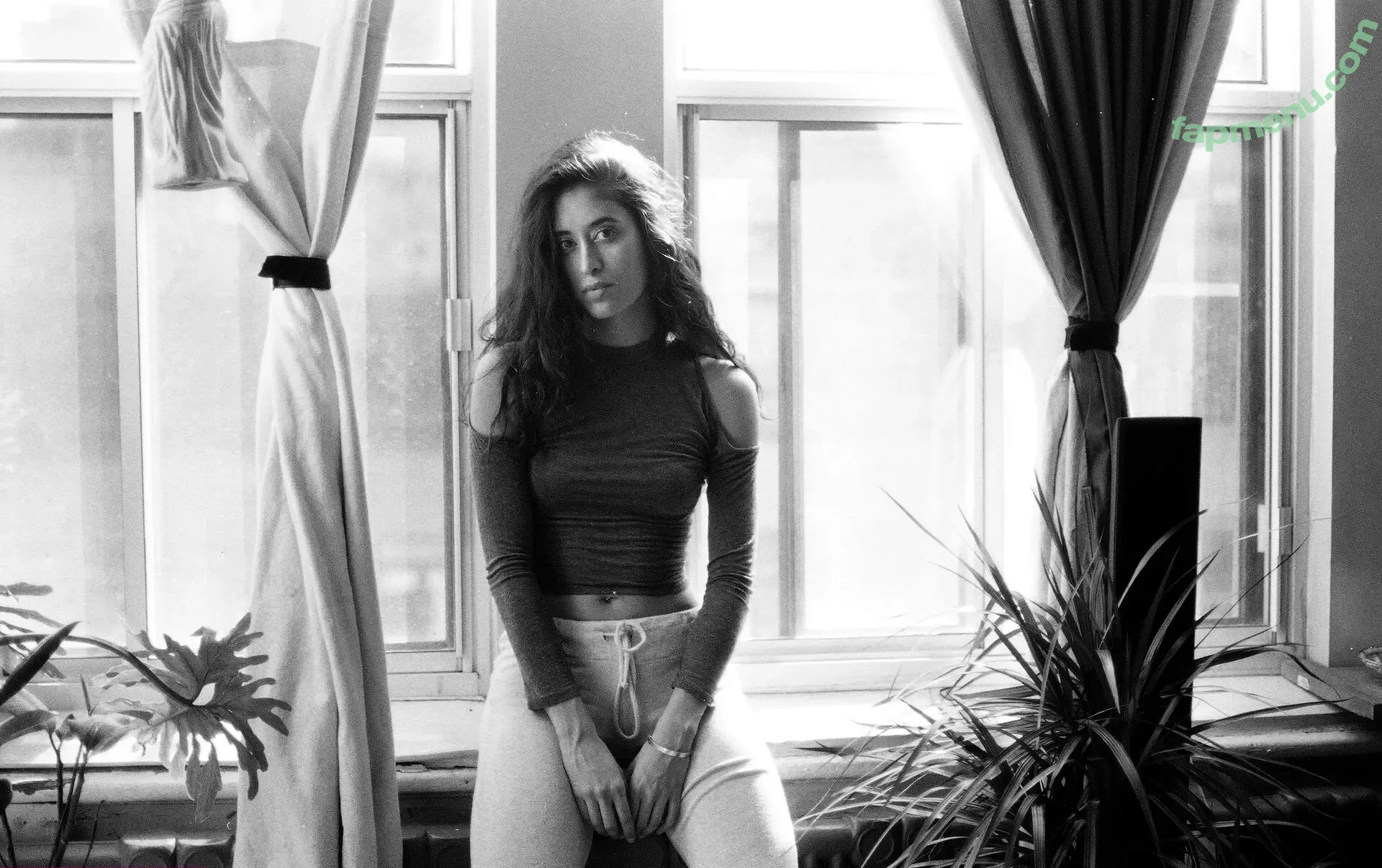 Melissa Babaei nude photo #0006 (JustForFans-MelissA / Melissa Babaei Ismaeilian / melissa_ismaeilian)
