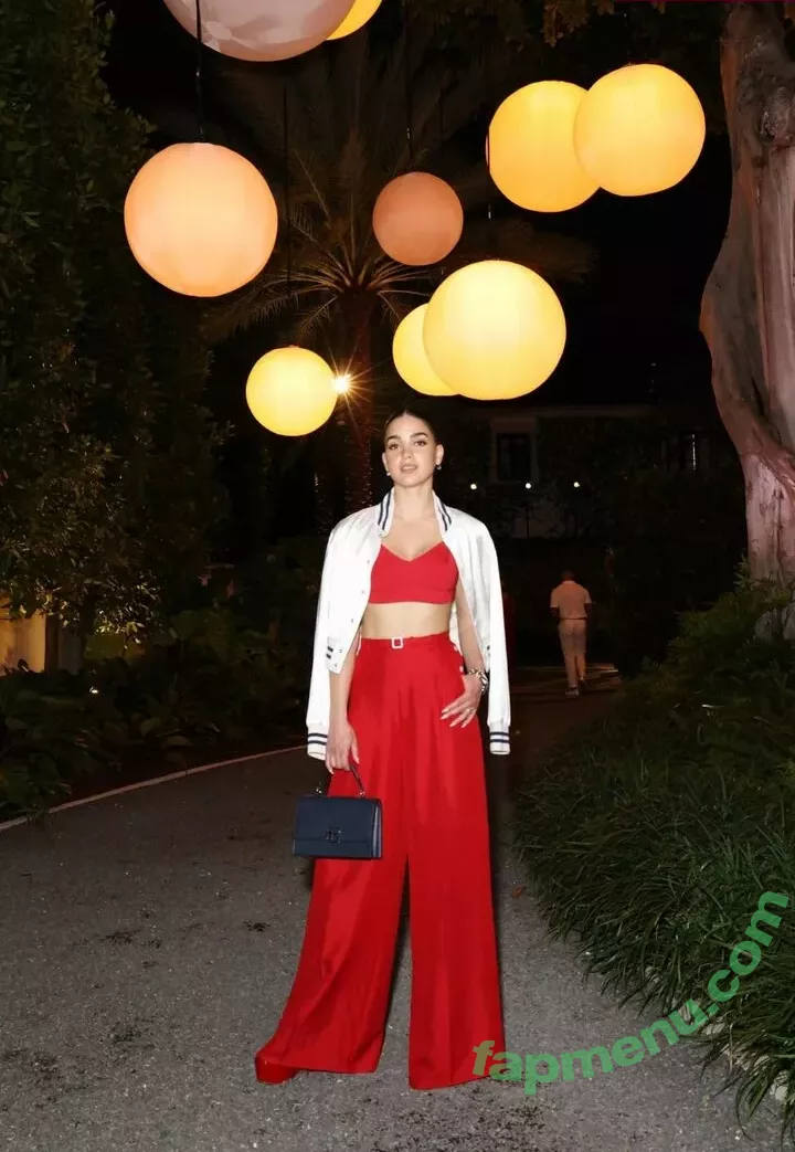 Melissa Barrera nude photo #0044 (melissabarreram)