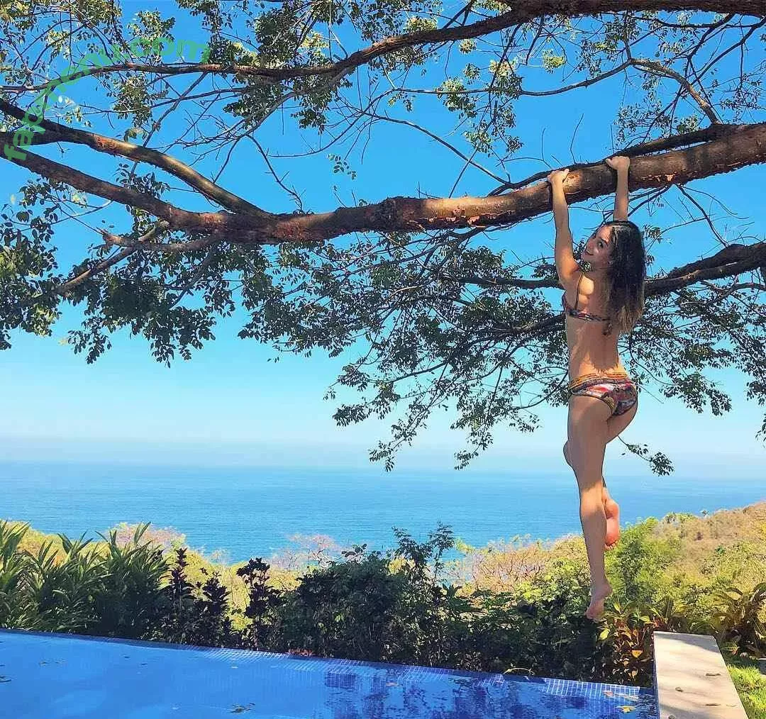 Melissa Barrera nude photo #0058 (melissabarreram)