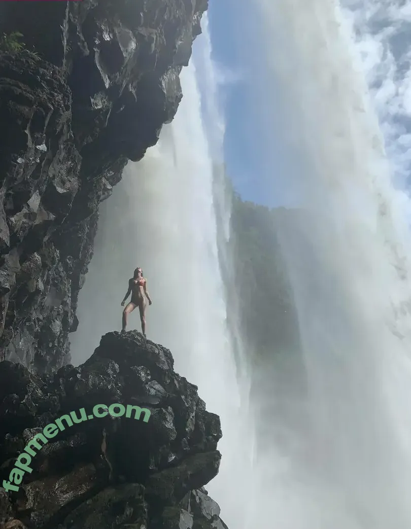 Melissa Barrera nude photo #0430 (melissabarreram)