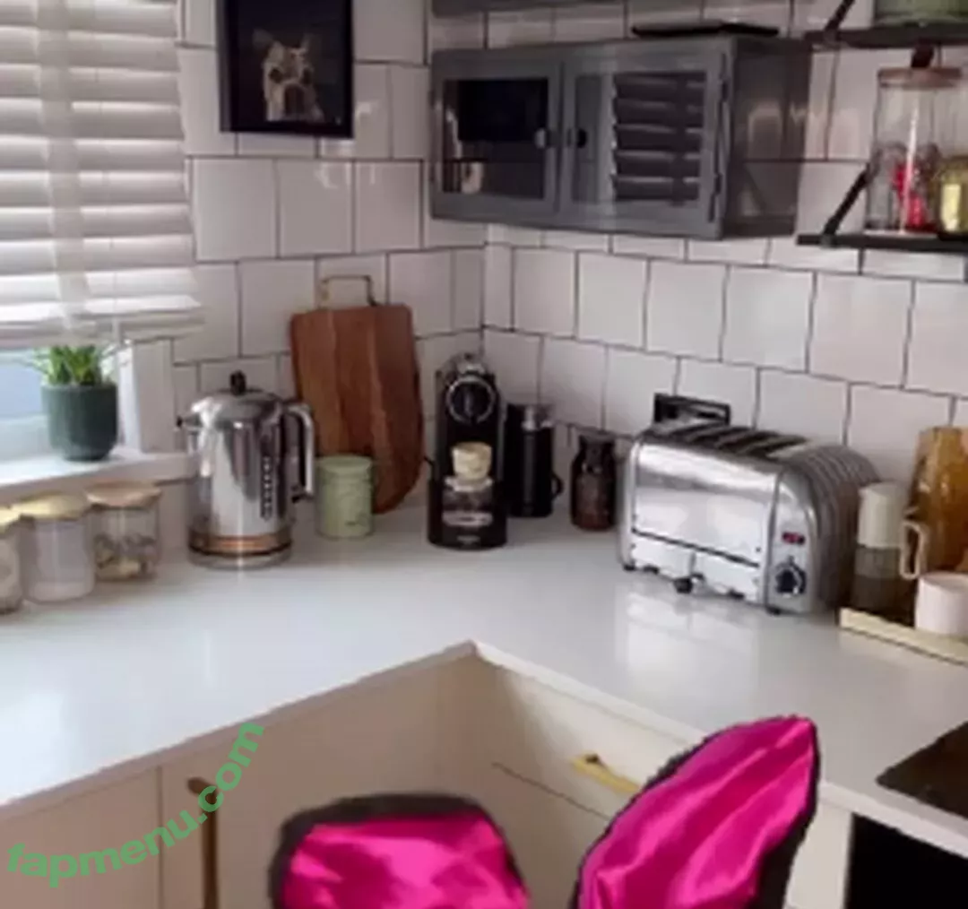 Melissa Debling nude photo #1356 (melissaaaaaad / melissadebling)