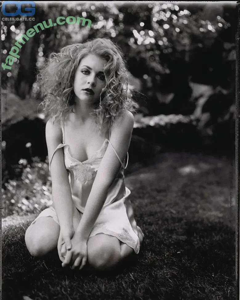 Melissa Joan Hart nude photo #0164 (melissajoanhart)
