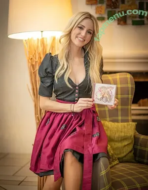 Melissa Naschenweng / melissa_naschenweng nude photo #0374