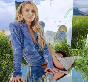 Melissa Naschenweng / melissa_naschenweng nude photo #0383