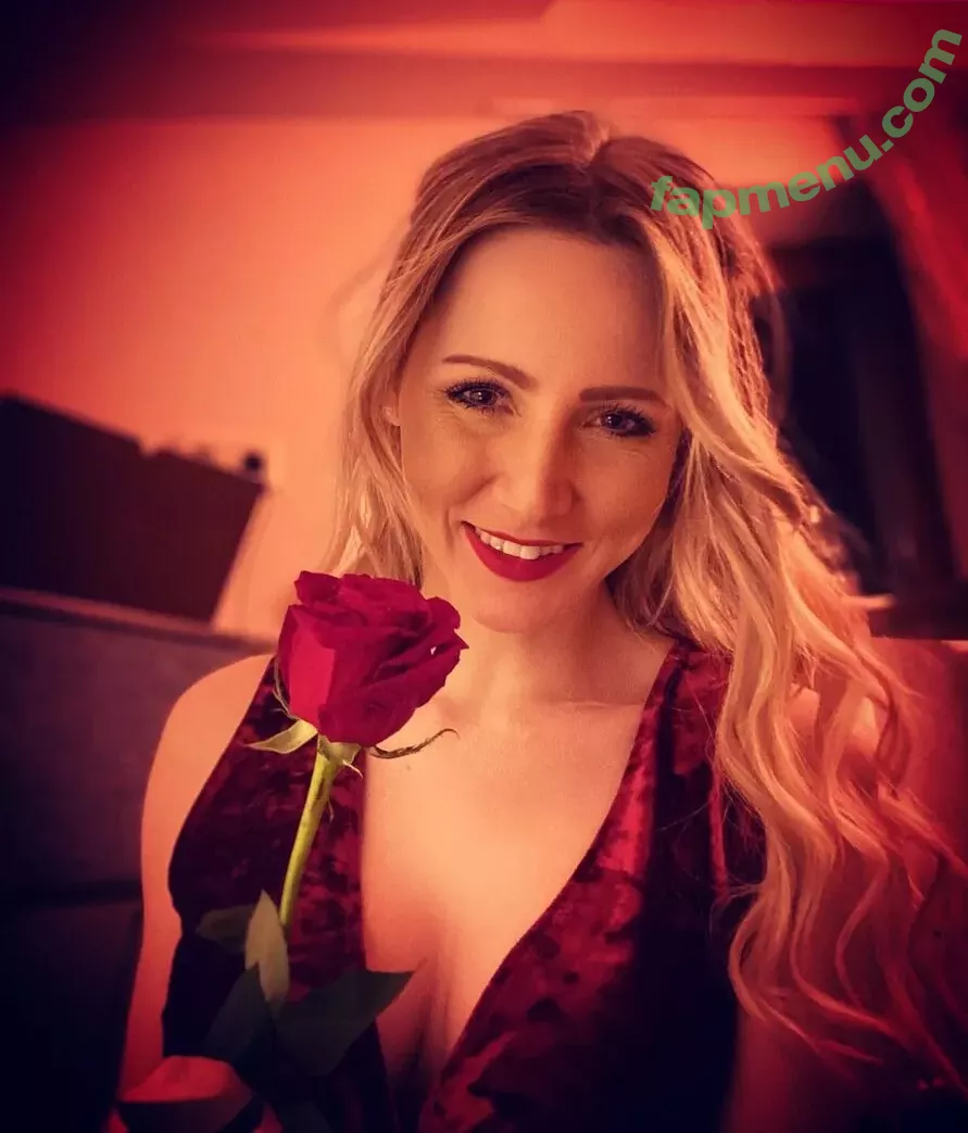 Melissa Naschenweng nude photo #0004 (melissa_naschenweng)