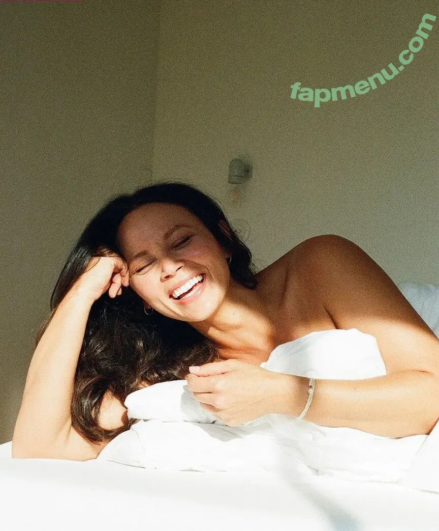 Melissa O'Neil nude photo #0134 (Melissa O’Neil / missoneil)