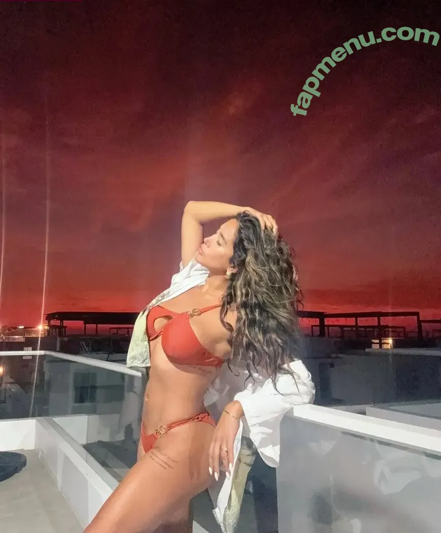 Melissa Paredes nude photo #0030 (MelissaParedesOficial / melissa_paredes / melissapareds)