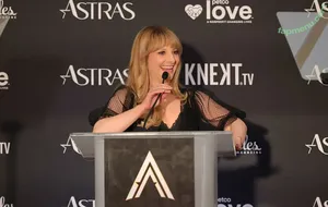 Melissa Rauch / Bernadette from Big Bang Theory / melissarauch nude photo #0155