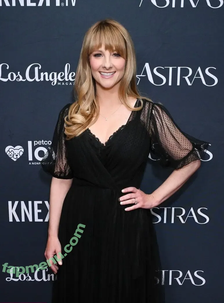 Melissa Rauch nude photo #0148 (Bernadette from Big Bang Theory / melissarauch)