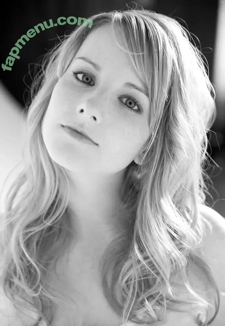 Melissa Rauch nude photo #0163 (Bernadette from Big Bang Theory / melissarauch)