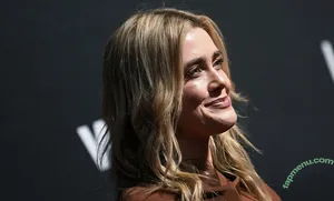 Melissa Roxburgh / mroxburgh nude photo #0274