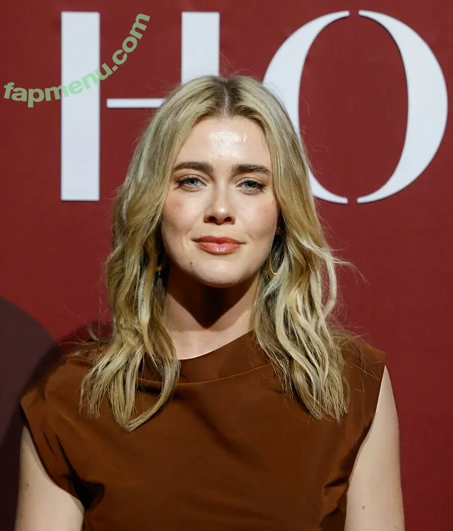 Melissa Roxburgh nude photo #0275 (mroxburgh)