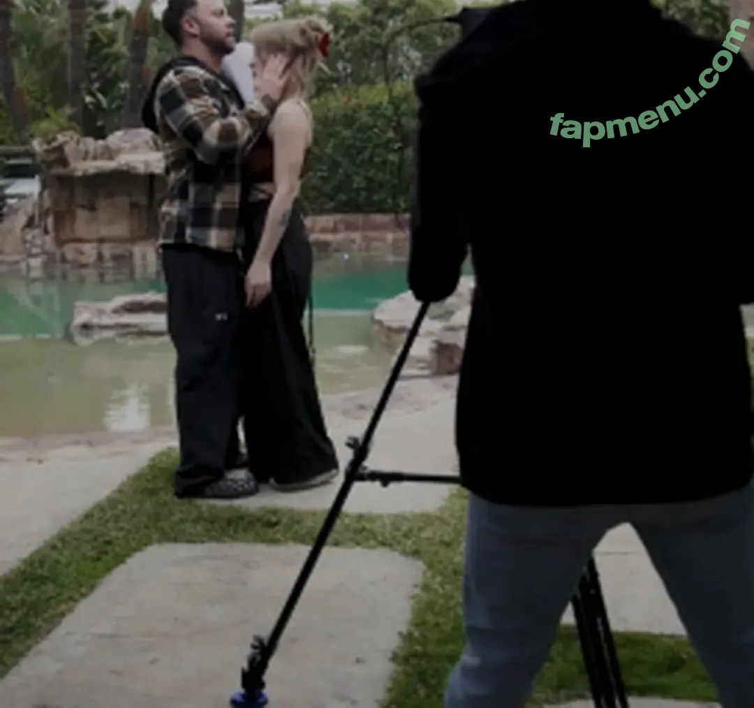 Melissa Stratton nude photo #0020 (KittyBaby_Cam / kittybabycamgirl / melissastratton / melissastrattonxoxo)