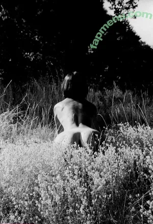 mellaniaemberlyn1 / mellania_emberlyn nude photo #0009