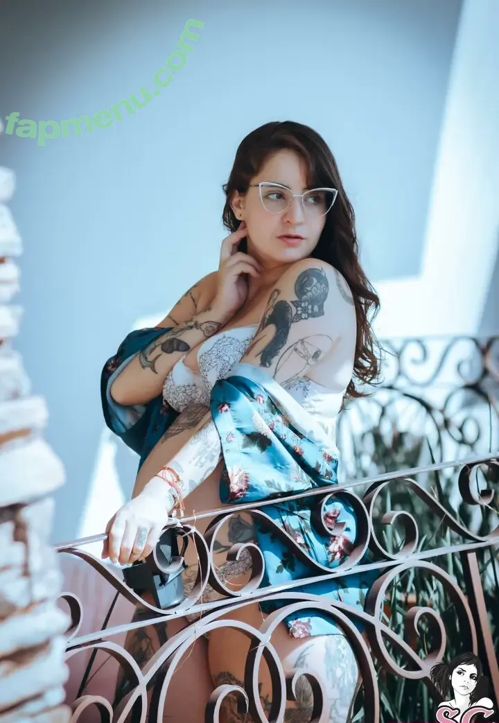 Melusine2908 nude photo #0050 (Melusineart)