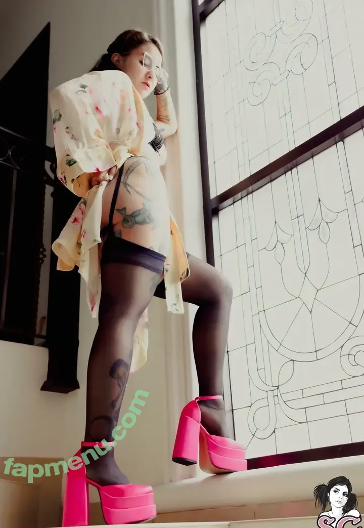 Melusine2908 nude photo #0102 (Melusineart)