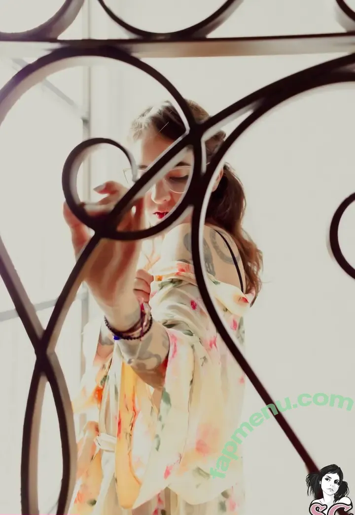 Melusine2908 nude photo #0114 (Melusineart)