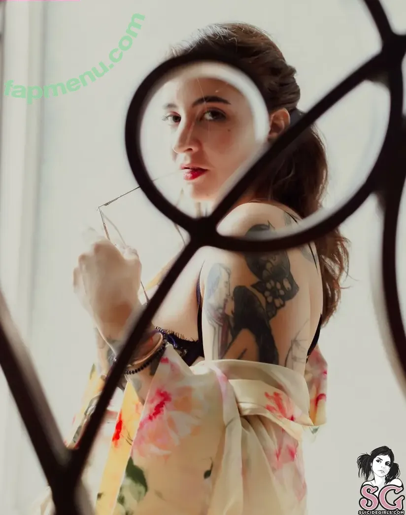 Melusine2908 nude photo #0116 (Melusineart)