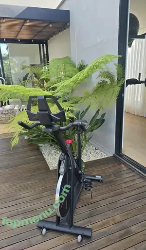 Melwood / melwood_official nude photo #0541