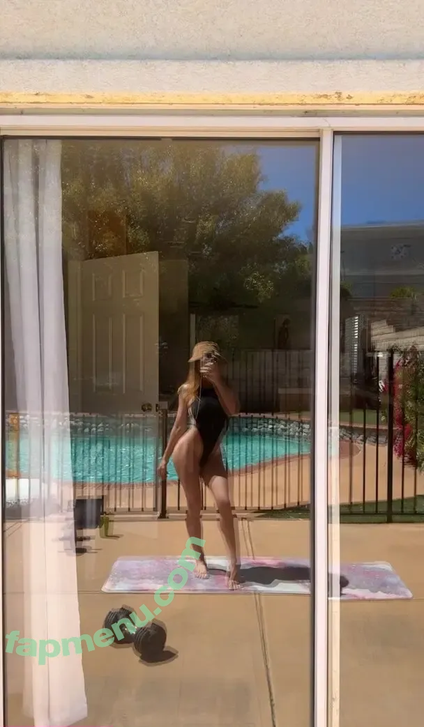 melyogafit nude photo #0002 (me1anie_)