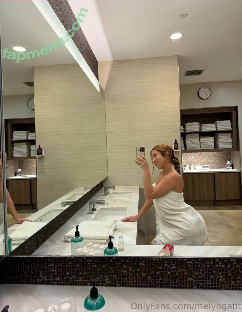 melyogafit nude photo #0040 (me1anie_)