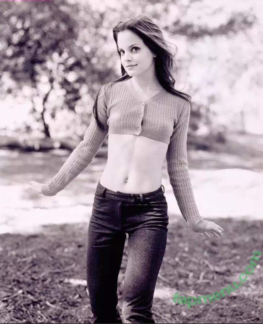 Mena Suvari nude photo #0137 (menasuvari / missdamena)