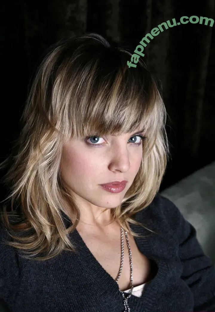 Mena Suvari nude photo #0313 (menasuvari / missdamena)